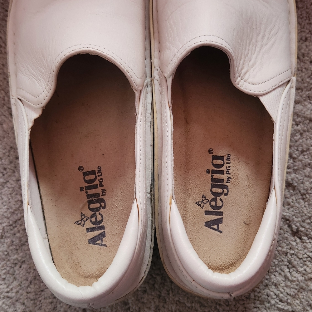 Alegria Women's Cream Slip-On Loafers